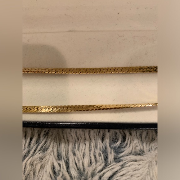 ✨✨Givenchy Gold Plated Necklace✨✨ - Picture 4 of 9